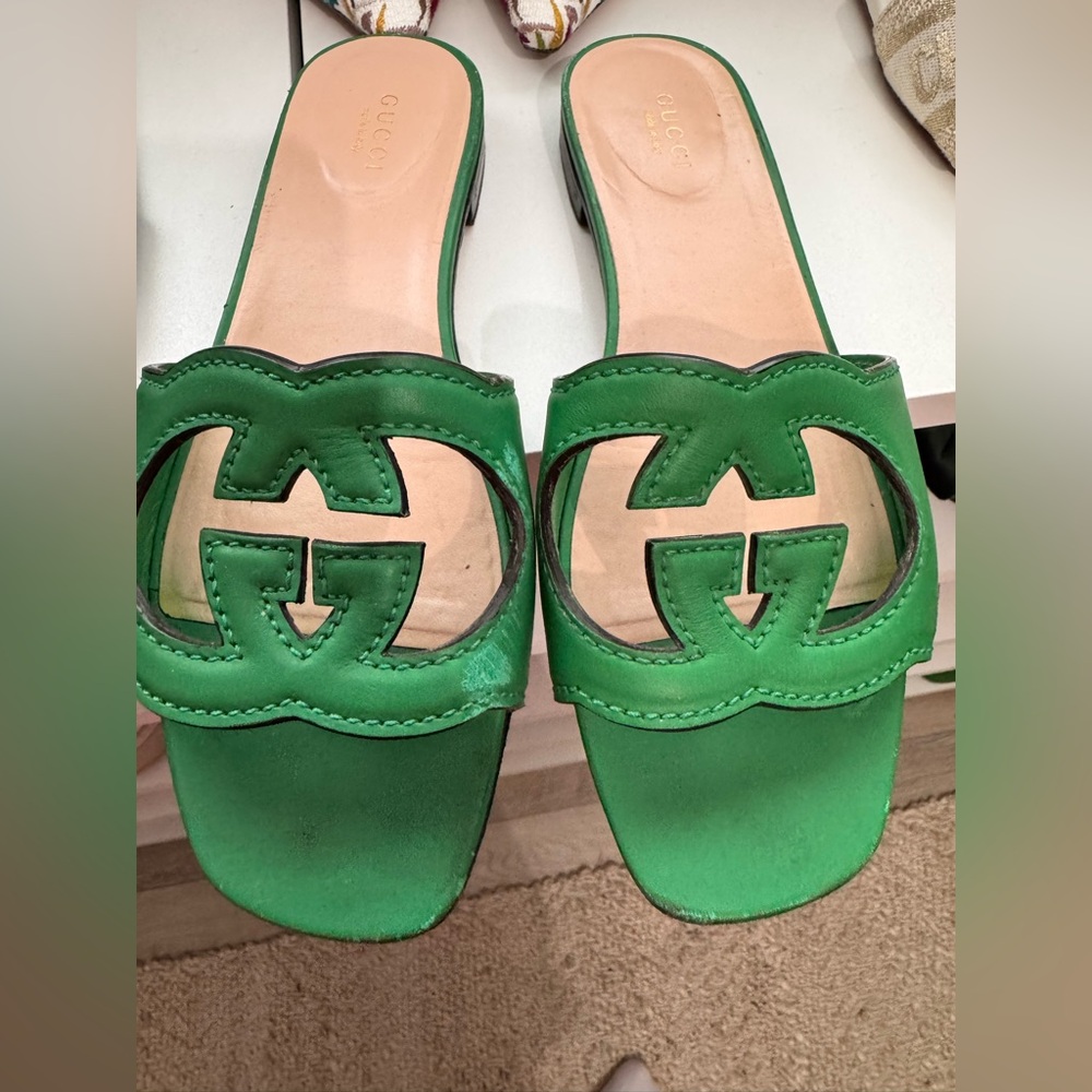 Gucci Marmont interlocking Gs slides. Size 37.5 true to size. Gorgeous green